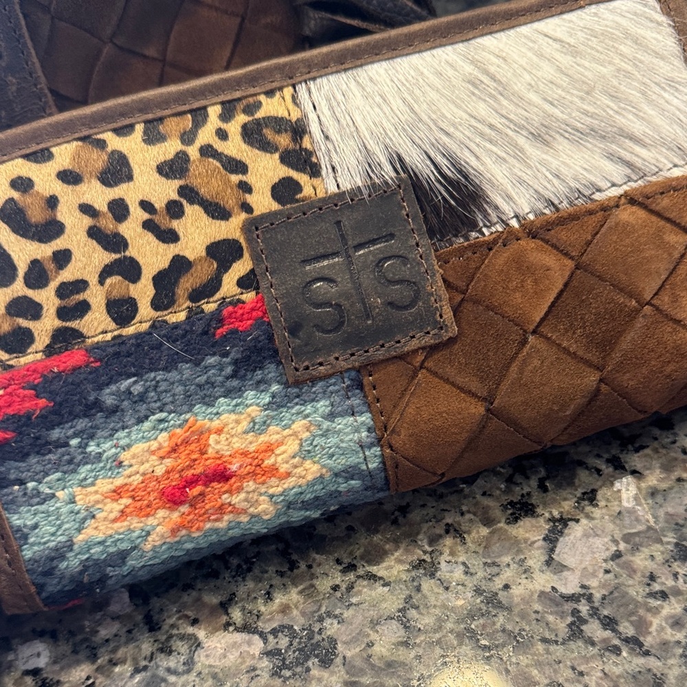 STS Ranchwear Multicolor Patterned Shoulder Bag and Wallet - Picture 3 of 11